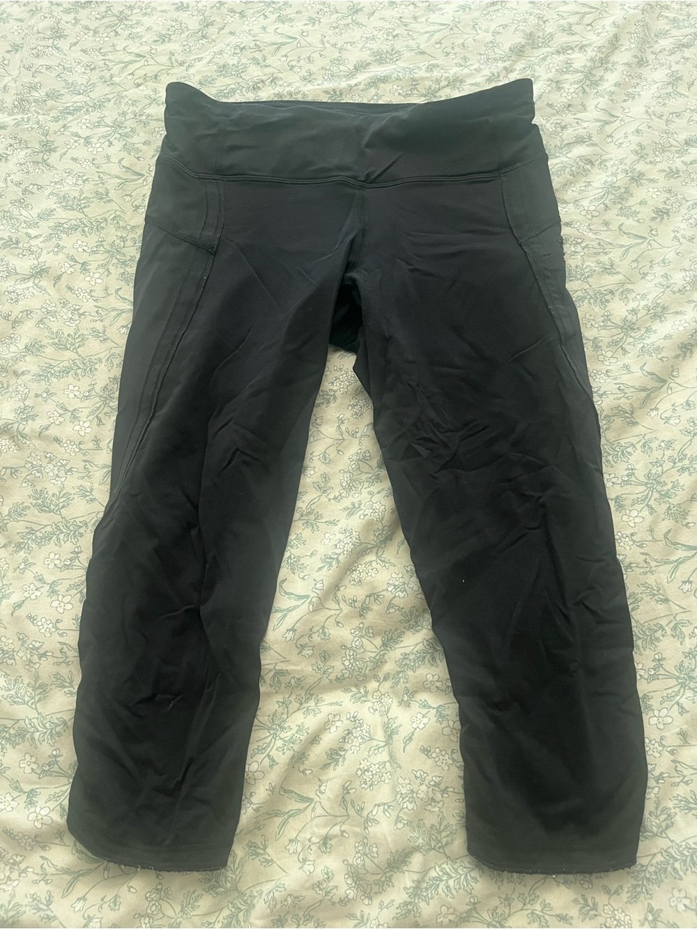 lululemon athletica Black Cropped Leggings